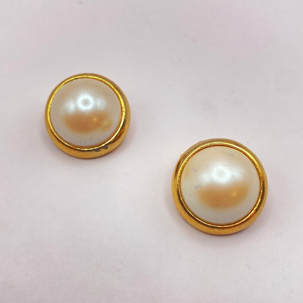 Vintage HATTIE CARNEGIE Faux Pearl Button Earrings Gold Tone Plated Clip On